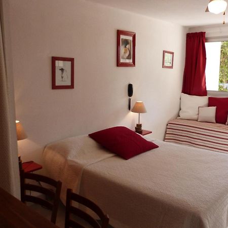 Lou Garbin Hotel Saint Laurent d'Aigouze Bagian luar foto
